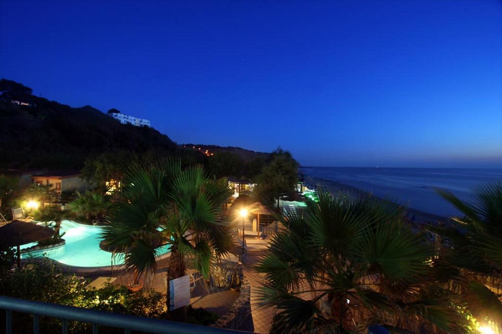 Baia Del Godano Resort & Spa Capo Vaticano Exterior photo