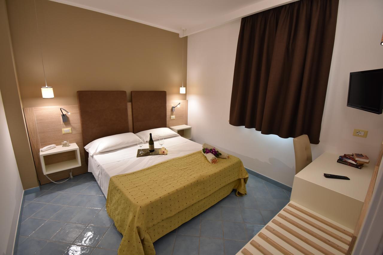 Baia Del Godano Resort & Spa Capo Vaticano Exterior photo